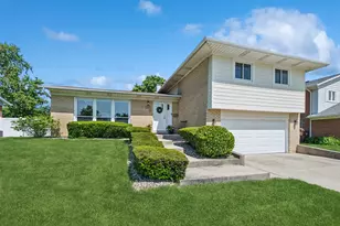 15321 Oak Rd, Oak Forest, IL 60452 - Photo 1