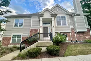 526 Grosvenor Ln, Aurora, IL 60504 - Photo 1