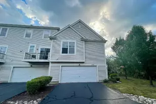 526 Grosvenor Ln, Aurora, IL 60504 - Photo 2