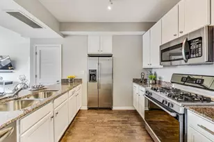 400 W Ontario St, Chicago, IL 60654 - Photo 8