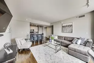 400 W Ontario St, Chicago, IL 60654 - Photo 4