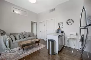 2362 N Clybourn Ave, Chicago, IL 60614 - Photo 2