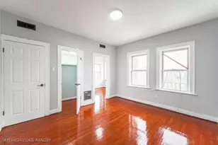 6720 S Paxton Ave, Chicago, IL 60649 - Photo 10