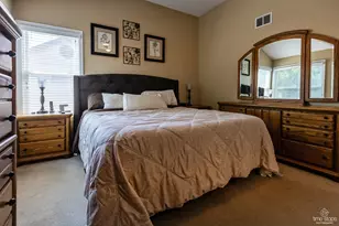 335 Wentworth Ln, Bartlett, IL 60103 - Photo 24