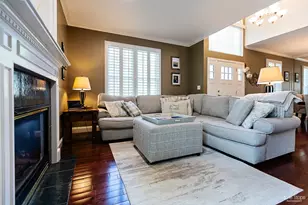 335 Wentworth Ln, Bartlett, IL 60103 - Photo 6