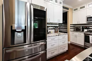 335 Wentworth Ln, Bartlett, IL 60103 - Photo 8