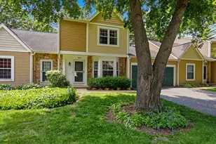 1945 Ozark Pkwy, Algonquin, IL 60102 - Photo 1