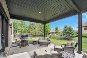1973 Edgeview Dr, New Lenox, IL 60451 - Photo 2
