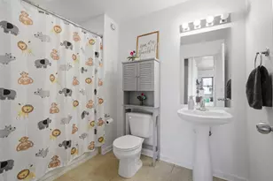 1122 W Catalpa Ave, Chicago, IL 60640 - Photo 16