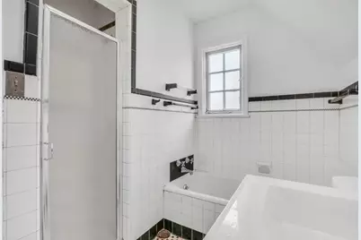 526 W Jackson Street, Woodstock, IL 60098 - Photo 24