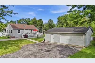 37883 N Watts Avenue, Spring Grove, IL 60081 - Photo 2