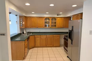 8400 S 84th Ct, Hickory Hills, IL 60457 - Photo 4