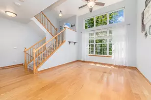 733 Pheasant Trail, Saint Charles, IL 60174 - Photo 4