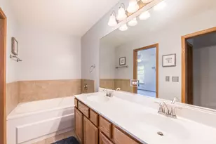 733 Pheasant Trail, Saint Charles, IL 60174 - Photo 12