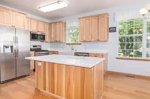 733 Pheasant Trail, Saint Charles, IL 60174 - Photo 6