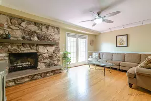357 Roberts Rd, Inverness, IL 60010 - Photo 14