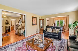 214 Carmelhead Ln, Schaumburg, IL 60193 - Photo 4