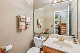 214 Carmelhead Ln, Schaumburg, IL 60193 - Photo 10