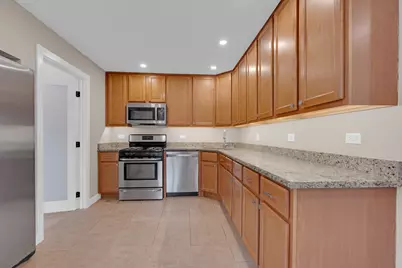 1055 N Bluebonnet Lane, Hoffman Estates, IL 60169 - Photo 12