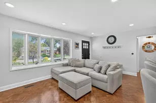 310 N Schiller St, Palatine, IL 60067 - Photo 6
