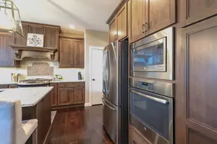 8 Ann Arbor Ct, Bloomington, IL 61705 - Photo 14