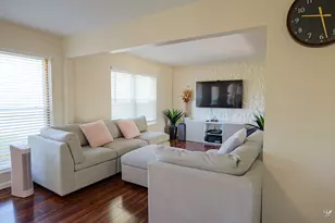 850 Indian Wells Cir, Elgin, IL 60123 - Photo 6