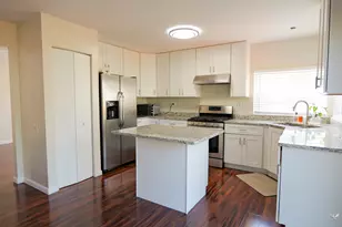 850 Indian Wells Cir, Elgin, IL 60123 - Photo 10