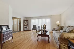 1253 St Charles Dr, Lockport, IL 60441 - Photo 4