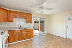 7049 W 91st St, Bridgeview, IL 60455 - Photo 6