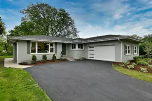 675 S Edgewood Ave, Elmhurst, IL 60126 - Photo 2