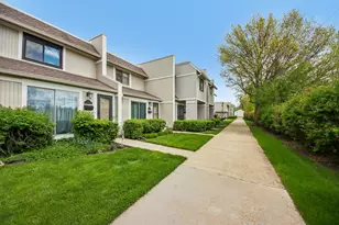 537 Pheasant Ct, Grayslake, IL 60030 - Photo 12