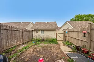 537 Pheasant Ct, Grayslake, IL 60030 - Photo 6