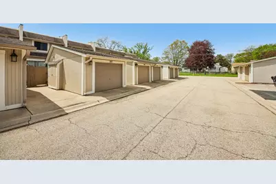 537 Pheasant Court, Grayslake, IL 60030 - Photo 2