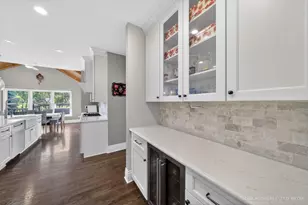 2008 Palmer Dr, Naperville, IL 60564 - Photo 10