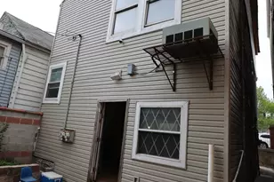 2039 W 18th Pl, Chicago, IL 60608 - Photo 4