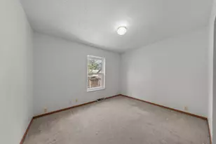 40 E Livingston St, Godley, IL 60407 - Photo 10
