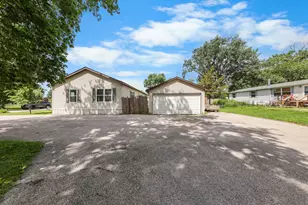 40 E Livingston St, Godley, IL 60407 - Photo 2