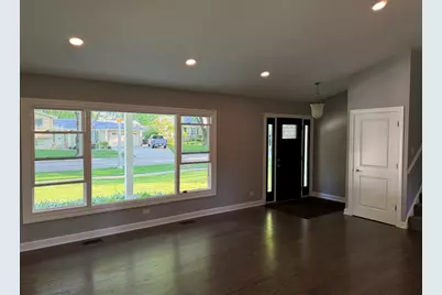 910 Fairlawn Avenue, Libertyville, IL 60048 - Photo 2