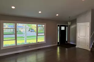 910 Fairlawn Ave, Libertyville, IL 60048 - Photo 2