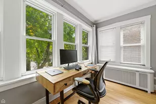 1516 W Byron St, Chicago, IL 60613 - Photo 4