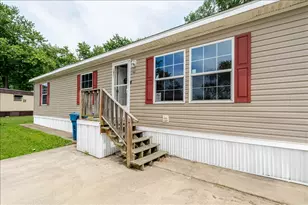 861 4th St, Normal, IL 61761 - Photo 4