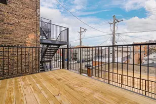 2307 W 19th St, Chicago, IL 60608 - Photo 16