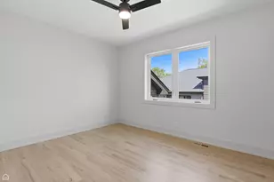 8041 S 85th Ct, Justice, IL 60458 - Photo 16