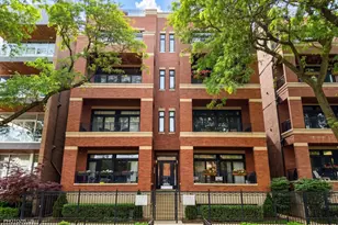 2914 N Sheffield Ave, Chicago, IL 60657 - Photo 1