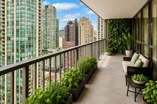 10 E Ontario St, Chicago, IL 60611 - Photo 2