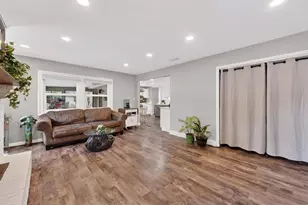 1723 Hartmann Dr, Schaumburg, IL 60193 - Photo 18