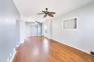 5207 N Lovejoy Ave, Chicago, IL 60630 - Photo 4