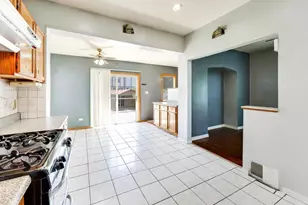 5207 N Lovejoy Ave, Chicago, IL 60630 - Photo 10