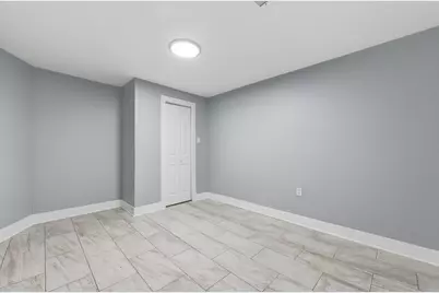 7732 S Phillips Avenue, Chicago, IL 60649 - Photo 18