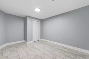 7732 S Phillips Ave, Chicago, IL 60649 - Photo 18
